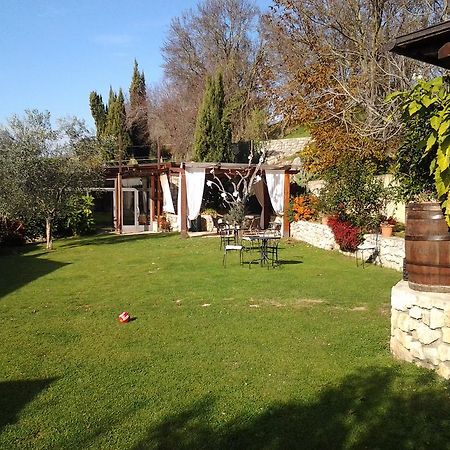 Отель Agriturismo Le Valli Acuto Экстерьер фото